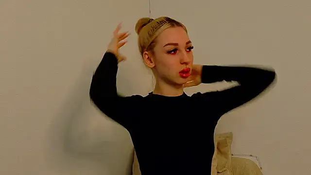 Snapshot of Sia_a chatting on 01-12-26, 05:45 Sia a online show from 01-12-26, 05:45