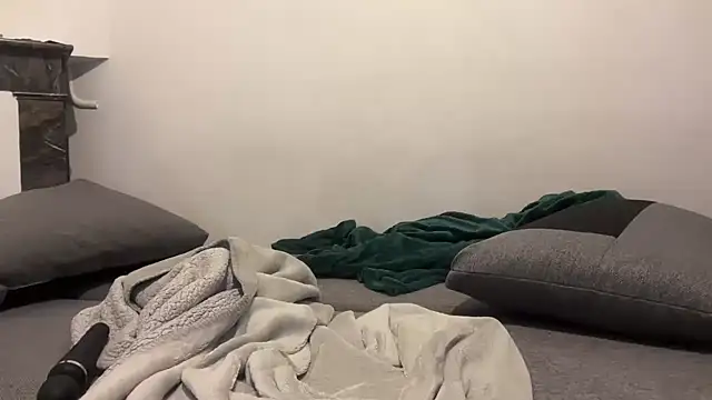 nanaisbackk online show from 03-08-26, 07:39