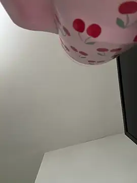 Snapshot of Victoria6989 chatting on 02-11-26, 04:23 Victoria6989 online show from 02-11-26, 04:23