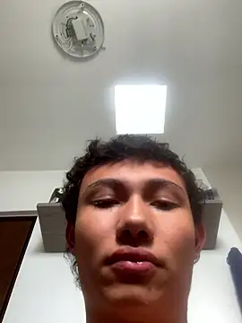 Snapshot of Davomg chatting on 01-05-26, 08:34 Davomg online show from 01-05-26, 08:34