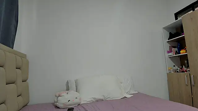 Snapshot of Velira69 chatting on 02-24-26, 07:34 Velira69 online show from 02-24-26, 07:34