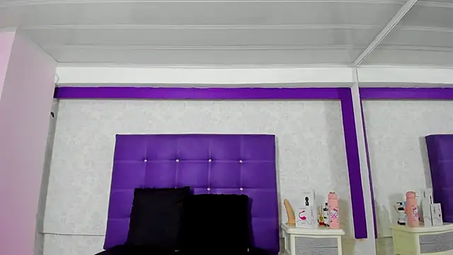 LeaMoreau22 online show from 10-19-25, 11:22