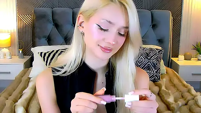 SugarWhisper online show from 03-15-26, 05:46