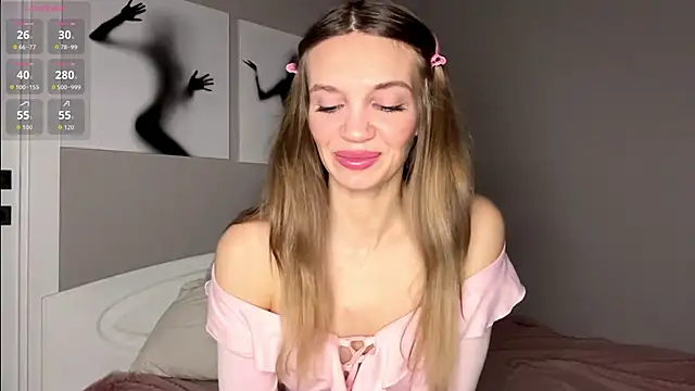 Snapshot of OdaMinty chatting on 12-15-25, 06:17 OdaMinty online show from 12-15-25, 06:17