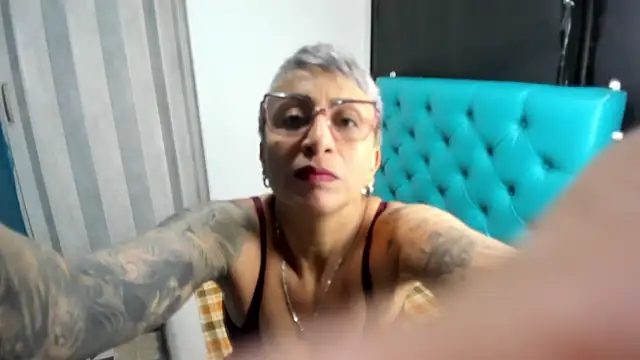 Snapshot of Charlotte__Gray chatting on 12-15-25, 12:20 Charlotte Gray online show from 12-15-25, 12:20