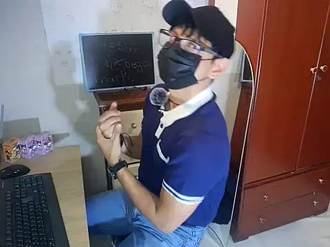 Snapshot of oppaboy chatting on 10-01-25, 03:51 oppaboy online show from 10-01-25, 03:51