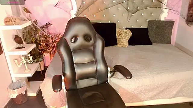 Miranda Collins online show from 10-17-25, 03:53