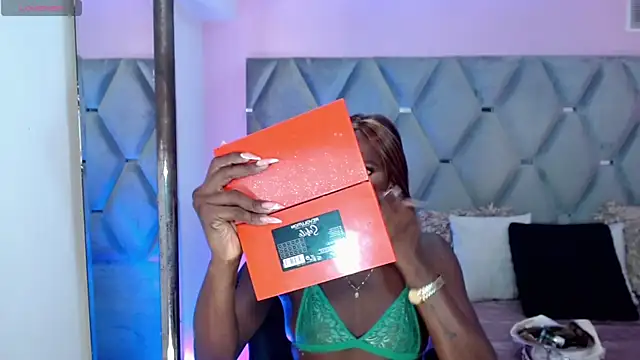 Miranda Collins online show from 11-17-25, 10:54