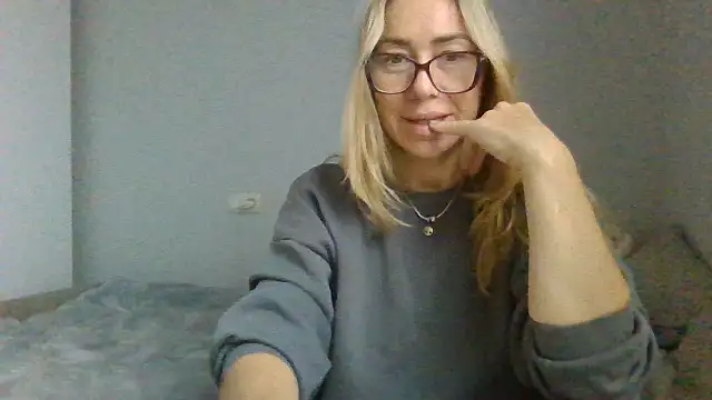 Kinky21 online show from 10-10-25, 08:02