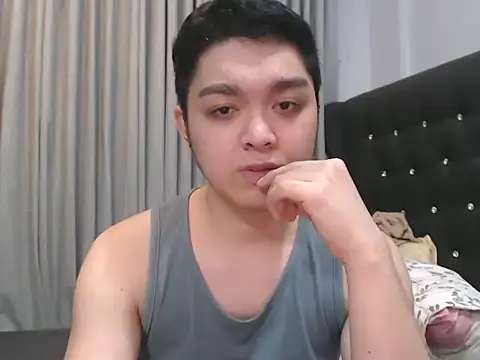 Snapshot of JayKarLo chatting on 10-11-25, 01:42 JayKarLo online show from 10-11-25, 01:42