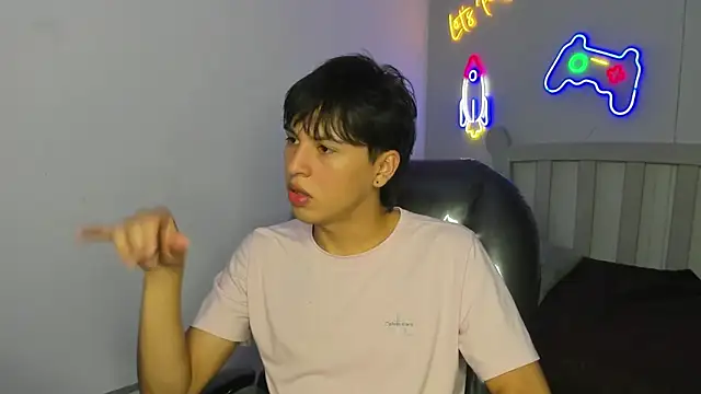 StiwenTwink online show from 10-02-25, 03:08