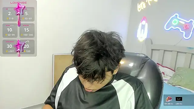 Snapshot of StiwenTwink chatting on 12-20-25, 07:32 StiwenTwink online show from 12-20-25, 07:32