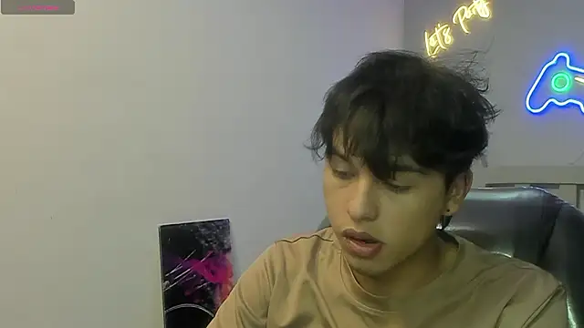 Snapshot of StiwenTwink chatting on 01-19-26, 02:10 StiwenTwink online show from 01-19-26, 02:10