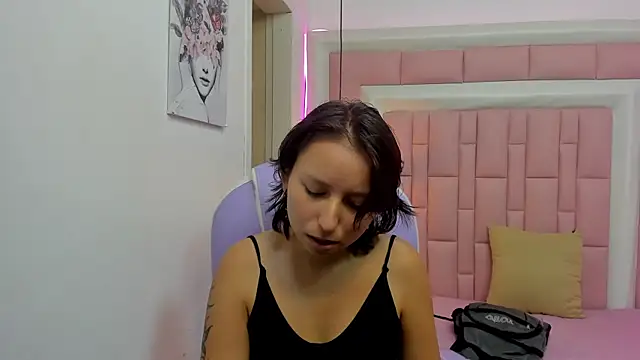 Snapshot of Klaret_Toy chatting on 06-10-26, 07:46 Klaret Toy online show from 06-10-26, 07:46