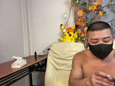 Snapshot of zghn88 chatting on 11-13-25, 12:48 zghn88 online show from 11-13-25, 12:48