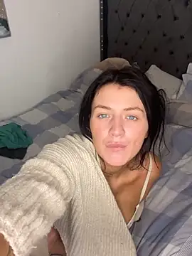 LolaReaX online show from 02-10-26, 07:45