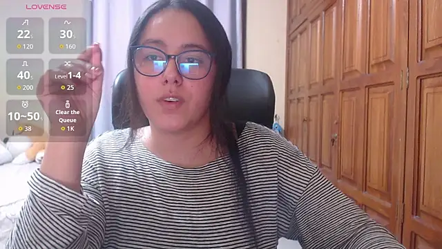 Snapshot of Venus_cat_ chatting on 01-10-26, 02:46 Venus cat online show from 01-10-26, 02:46