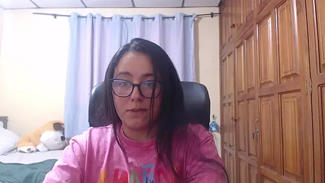 Snapshot of Venus_cat_ chatting on 02-05-26, 03:44 Venus cat online show from 02-05-26, 03:44