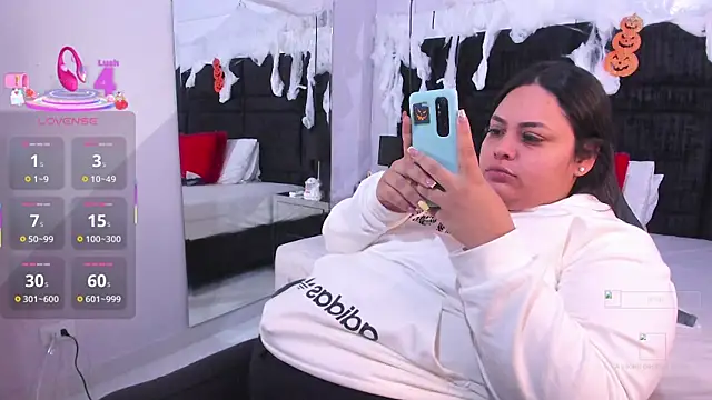 MayaCurvy online show from 10-21-25, 04:35