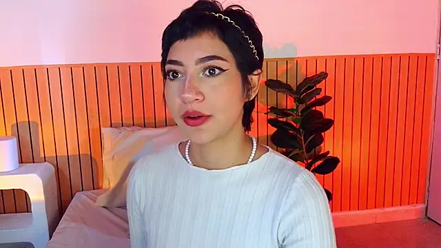 emma web  online show from 06-19-26, 03:05