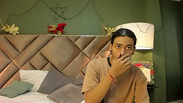 Snapshot of Dickie_Dicking chatting on 12-16-25, 09:20 Dickie Dicking online show from 12-16-25, 09:20