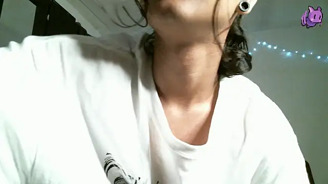 Snapshot of Dickie_Dicking chatting on 12-19-25, 06:26 Dickie Dicking online show from 12-19-25, 06:26