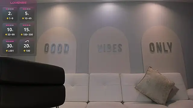 EmilyJohnsonX1 online show from 11-12-25, 03:40