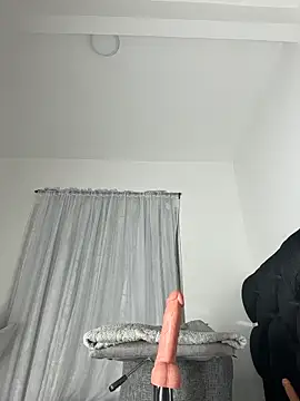 MerliaSsomer online show from 11-17-25, 12:22