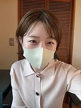 Snapshot of momo_yuipu chatting on 10-09-25, 01:58 momo yuipu online show from 10-09-25, 01:58