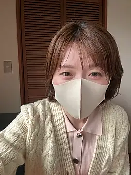 Snapshot of momo_yuipu chatting on 10-21-25, 01:06 momo yuipu online show from 10-21-25, 01:06