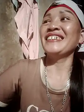 Snapshot of meo-meo00 chatting on 10-12-25, 12:04 meo-meo00 online show from 10-12-25, 12:04