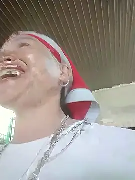 Snapshot of meo-meo00 chatting on 10-29-25, 01:52 meo-meo00 online show from 10-29-25, 01:52