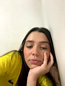luiza barcelos online show from 10-15-25, 02:44