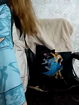 Snapshot of Kitty_18teen chatting on 12-15-25, 03:38 Kitty 18teen online show from 12-15-25, 03:38