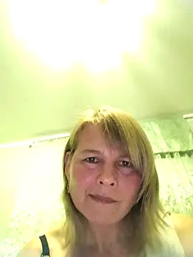 Snapshot of Masha412111 chatting on 11-13-25, 09:03 Masha412111 online show from 11-13-25, 09:03