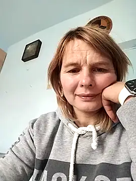 Snapshot of Masha412111 chatting on 11-25-25, 07:41 Masha412111 online show from 11-25-25, 07:41