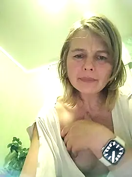 Snapshot of Masha412111 chatting on 12-02-25, 08:59 Masha412111 online show from 12-02-25, 08:59