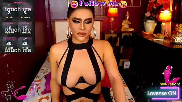 Snapshot of BombshellMARIA chatting on 10-08-25, 11:41 BombshellMARIA online show from 10-08-25, 11:41