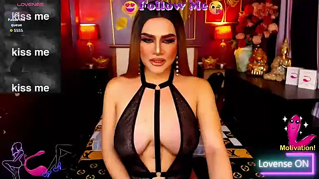 Snapshot of BombshellMARIA chatting on 10-16-25, 10:16 BombshellMARIA online show from 10-16-25, 10:16
