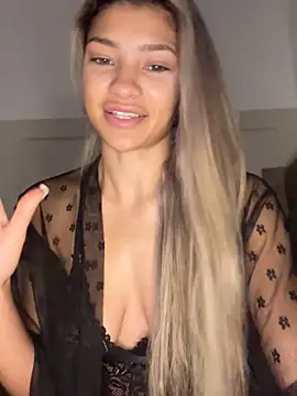 Honeyyyxo online show from 10-24-25, 11:06