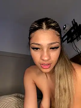 Honeyyyxo online show from 11-02-25, 03:36