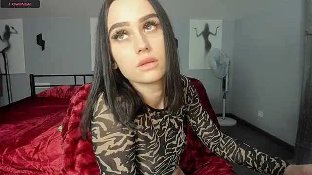 Snapshot of Lisa__Johnson chatting on 10-23-25, 12:32 Lisa Johnson online show from 10-23-25, 12:32