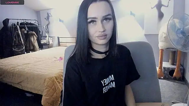 Snapshot of Lisa__Johnson chatting on 11-06-25, 12:22 Lisa Johnson online show from 11-06-25, 12:22