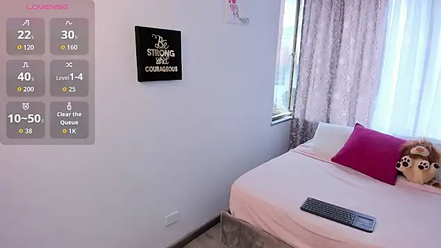 Mila campos online show from 10-18-25, 12:50