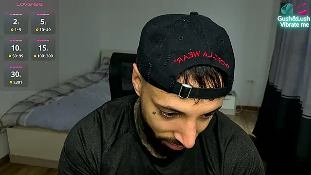 Snapshot of MasculineGuy99 chatting on 12-23-25, 09:29 MasculineGuy99 online show from 12-23-25, 09:29