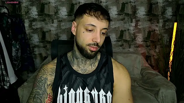 Snapshot of MasculineGuy99 chatting on 01-15-26, 05:16 MasculineGuy99 online show from 01-15-26, 05:16