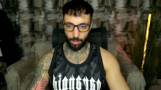 Snapshot of MasculineGuy99 chatting on 02-10-26, 06:56 MasculineGuy99 online show from 02-10-26, 06:56