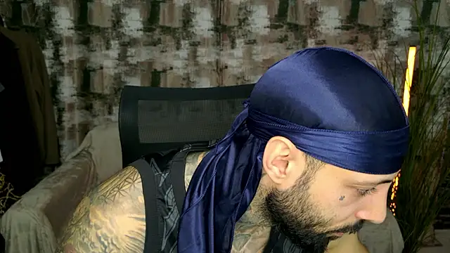 Snapshot of MasculineGuy99 chatting on 02-11-26, 11:04 MasculineGuy99 online show from 02-11-26, 11:04