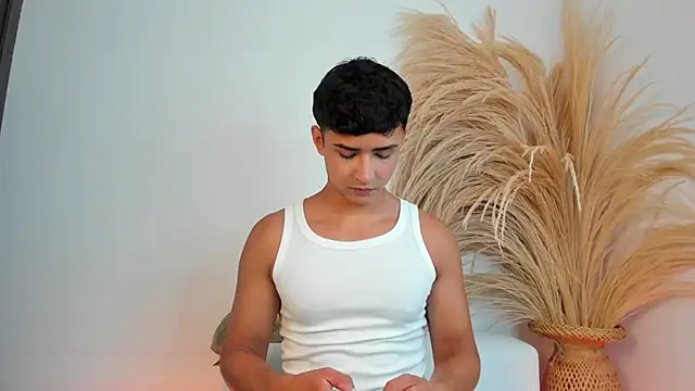 Snapshot of Thiago_Connor21 chatting on 01-13-26, 06:57 Thiago Connor21 online show from 01-13-26, 06:57