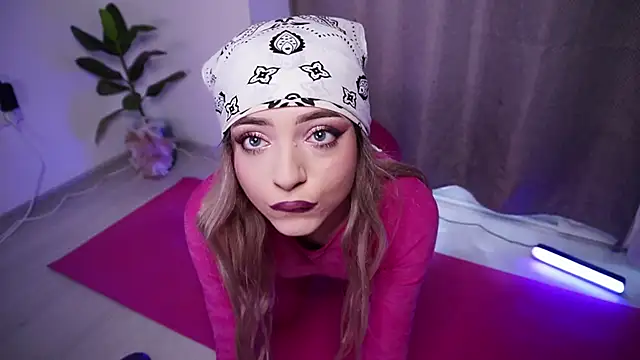 Snapshot of Dahliacruzz chatting on 11-30-25, 08:40 Dahliacruzz online show from 11-30-25, 08:40